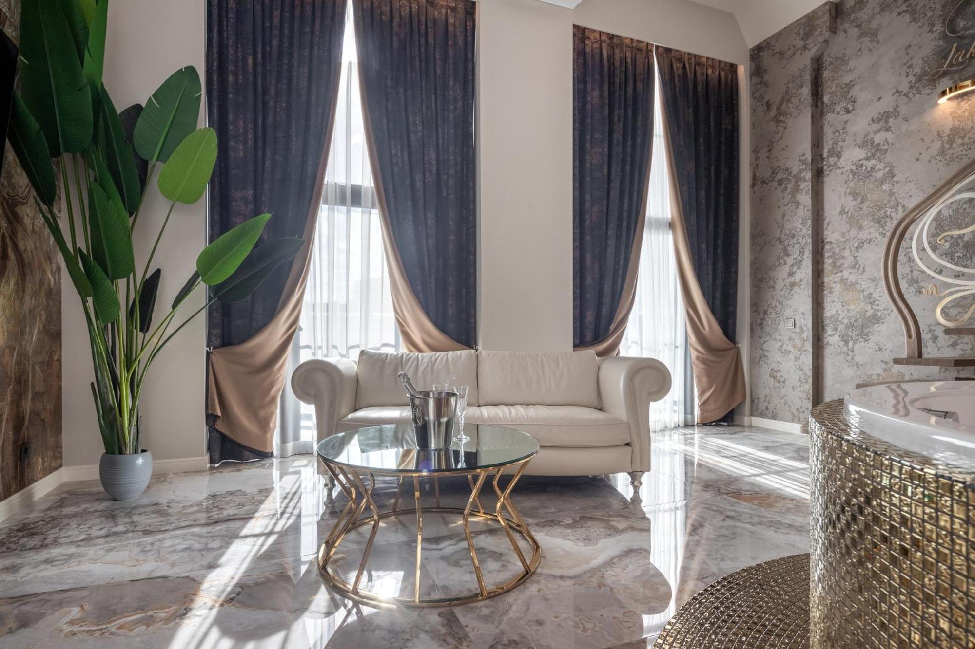Jacuzzi Exotica Apartment Klaipėda Dış mekan fotoğraf
